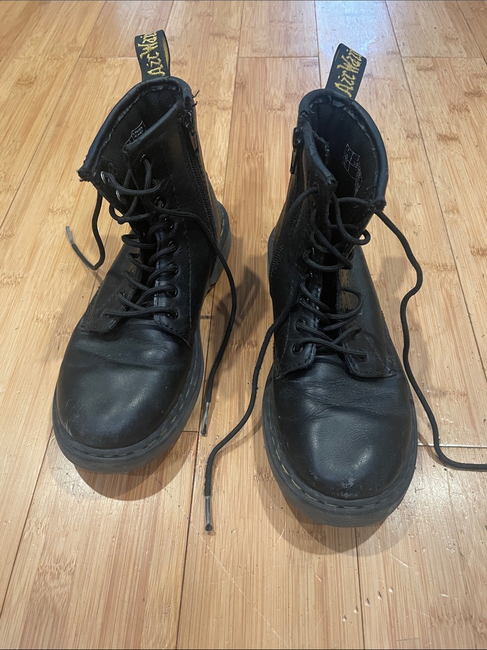 Dr. Martens Black Leather Lace-Up Boots kids size 2